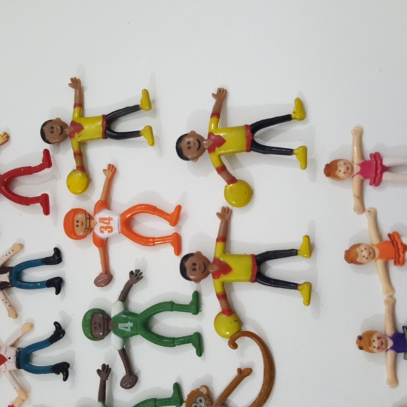 28pc flat bendable 3-4" Play Action Figures - Picture 6 of 8